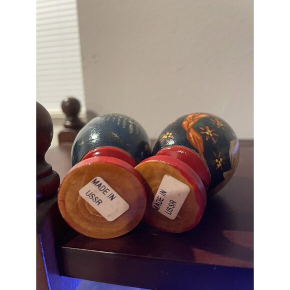 Hand-Painted Wooden Russian Folk Art Egg Figurines On Red Stands - Picture 8 of 9